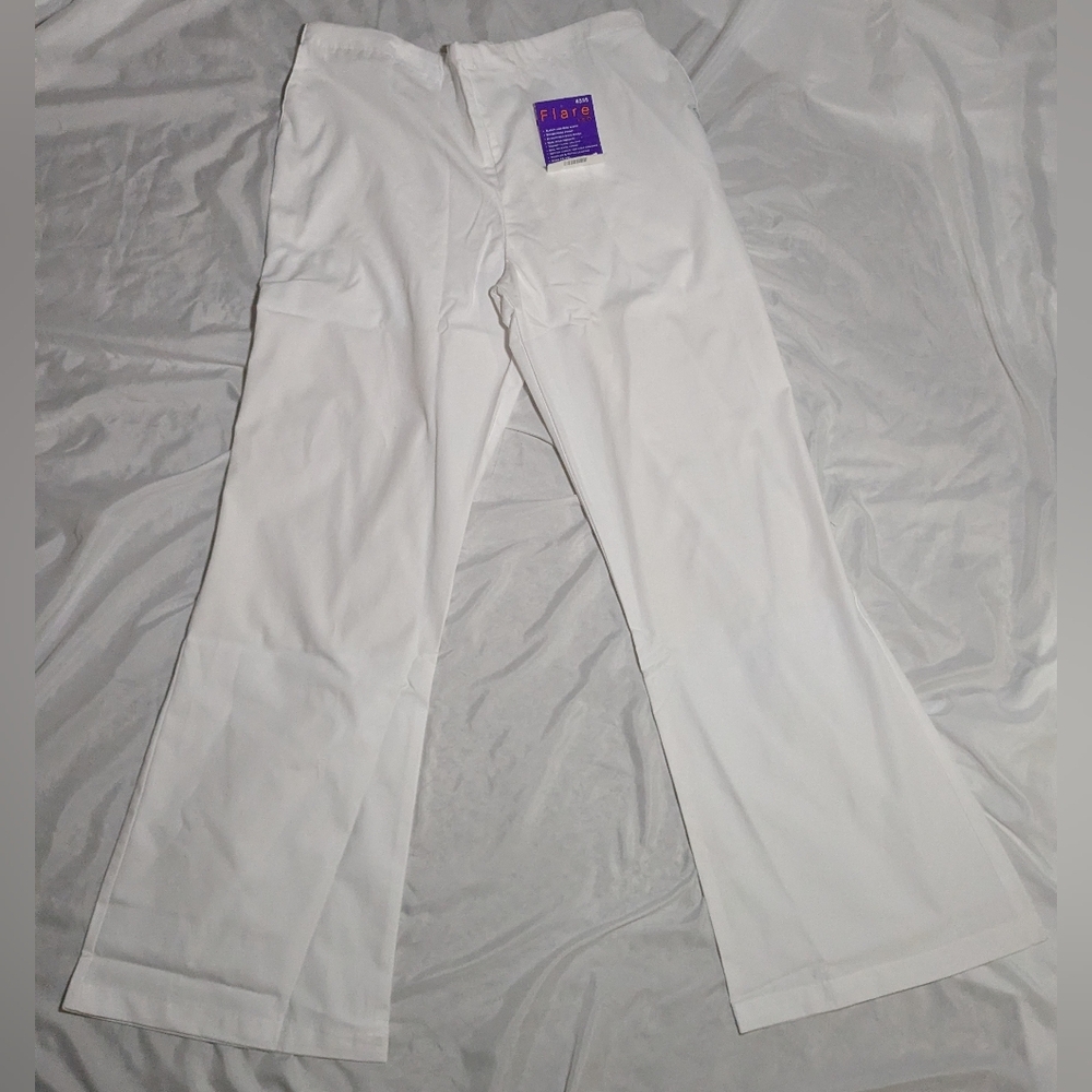 Landau White Scrub Pants Flared Legs Size Medium Style: 8335